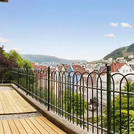 Flott Leilighet Pa Nygardshoyden *